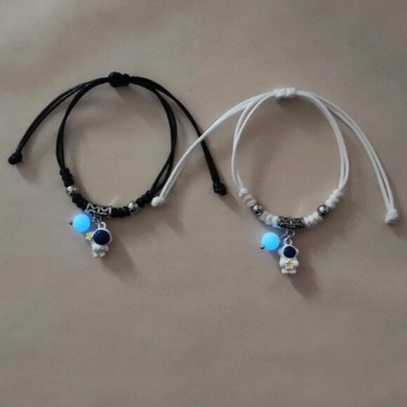 2 Pieces Couple Bracelet Glowing in Dark Astronaut Accessory - Picture 3 of 6